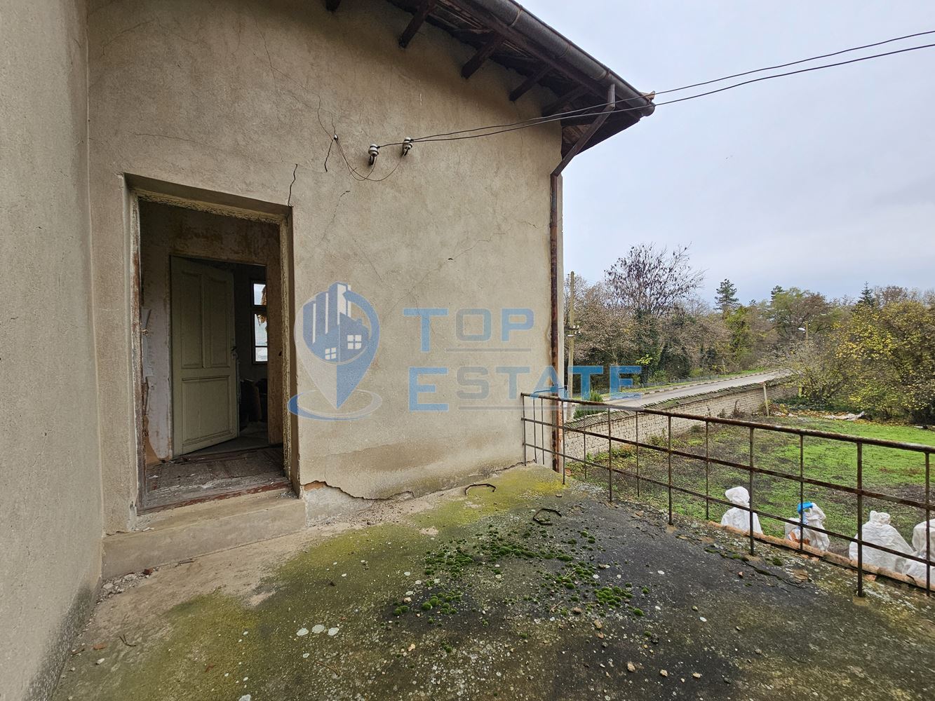 Двуетажна тухлена къща с гараж и двор в село Пиперково, област Русе-0 Двуетажна тухлена къща с гараж и двор в село Пиперково, област Русе - 0