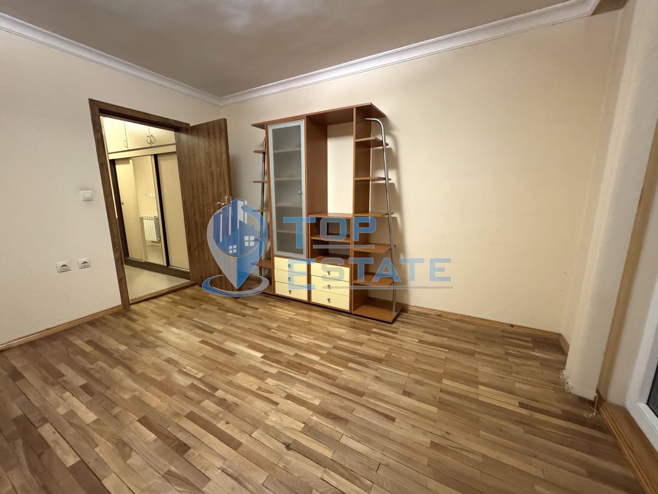 Ремонтиран газифициран мезонет с две спални в квартал Колю Фичето, град Велико Търново-0 Ремонтиран газифициран мезонет с две спални в квартал Колю Фичето, град Велико Търново - 0