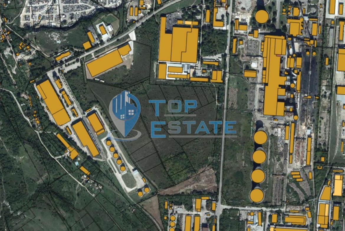 Голяма парцел за промишлено строителство в промишлена зона Изток, град Русе в близост до Дунав мост - 0