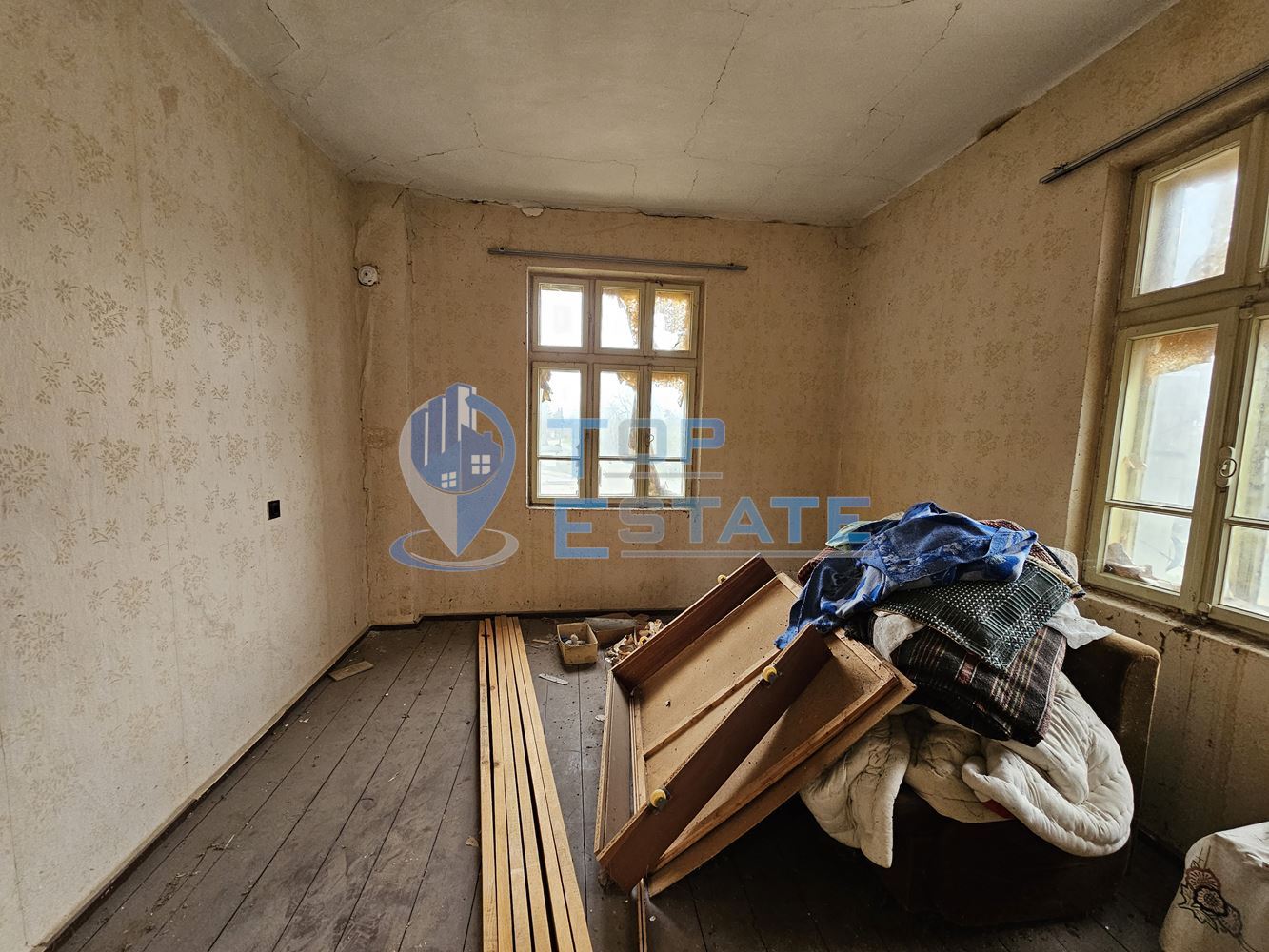 Двуетажна тухлена къща с гараж и двор в село Пиперково, област Русе-0 Двуетажна тухлена къща с гараж и двор в село Пиперково, област Русе - 0