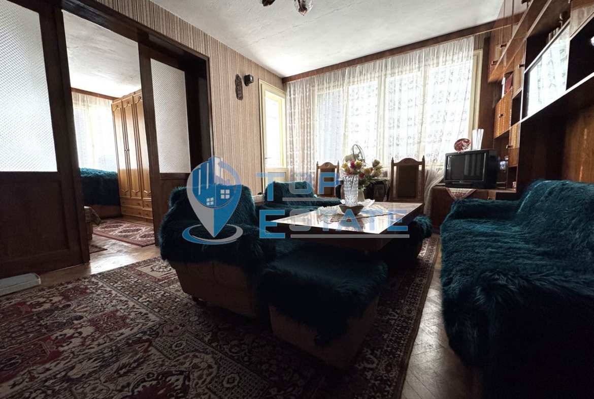 Многостаен обзаведен апартамент в центъра на град Велико Търново - 0