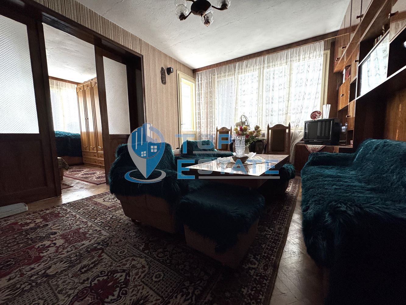 Многостаен обзаведен апартамент в центъра на град Велико Търново - 0