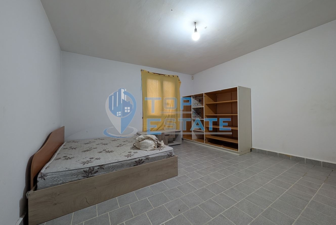 Едноетажна монолитна къща в центъра на град Златарица - 0