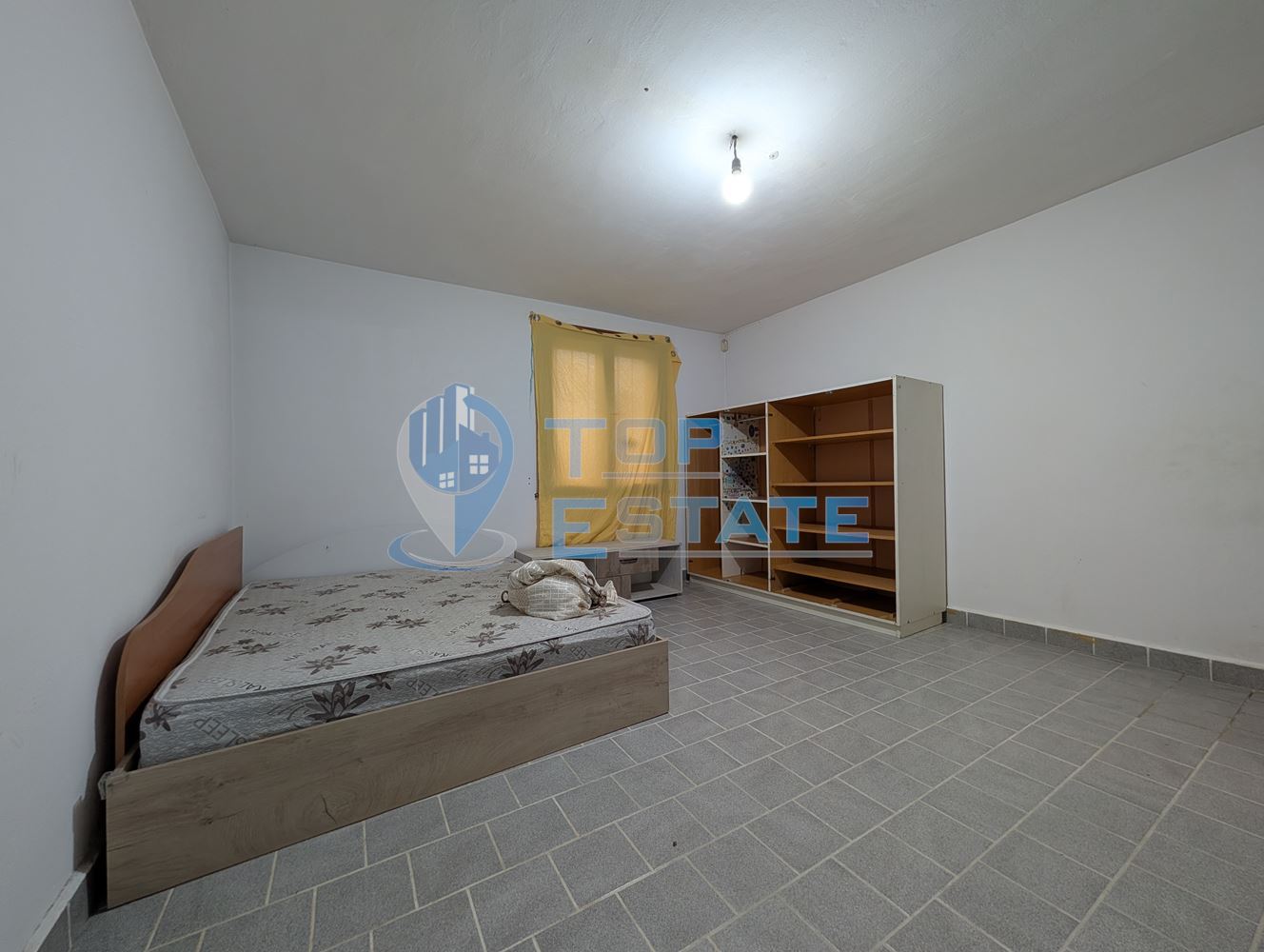 Едноетажна монолитна къща в центъра на град Златарица - 0