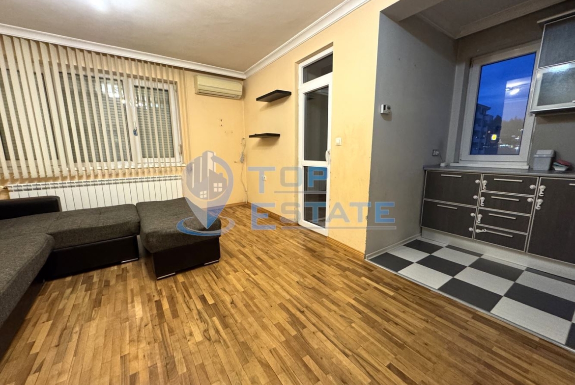 Ремонтиран газифициран мезонет с две спални в квартал Колю Фичето, град Велико Търново - 0