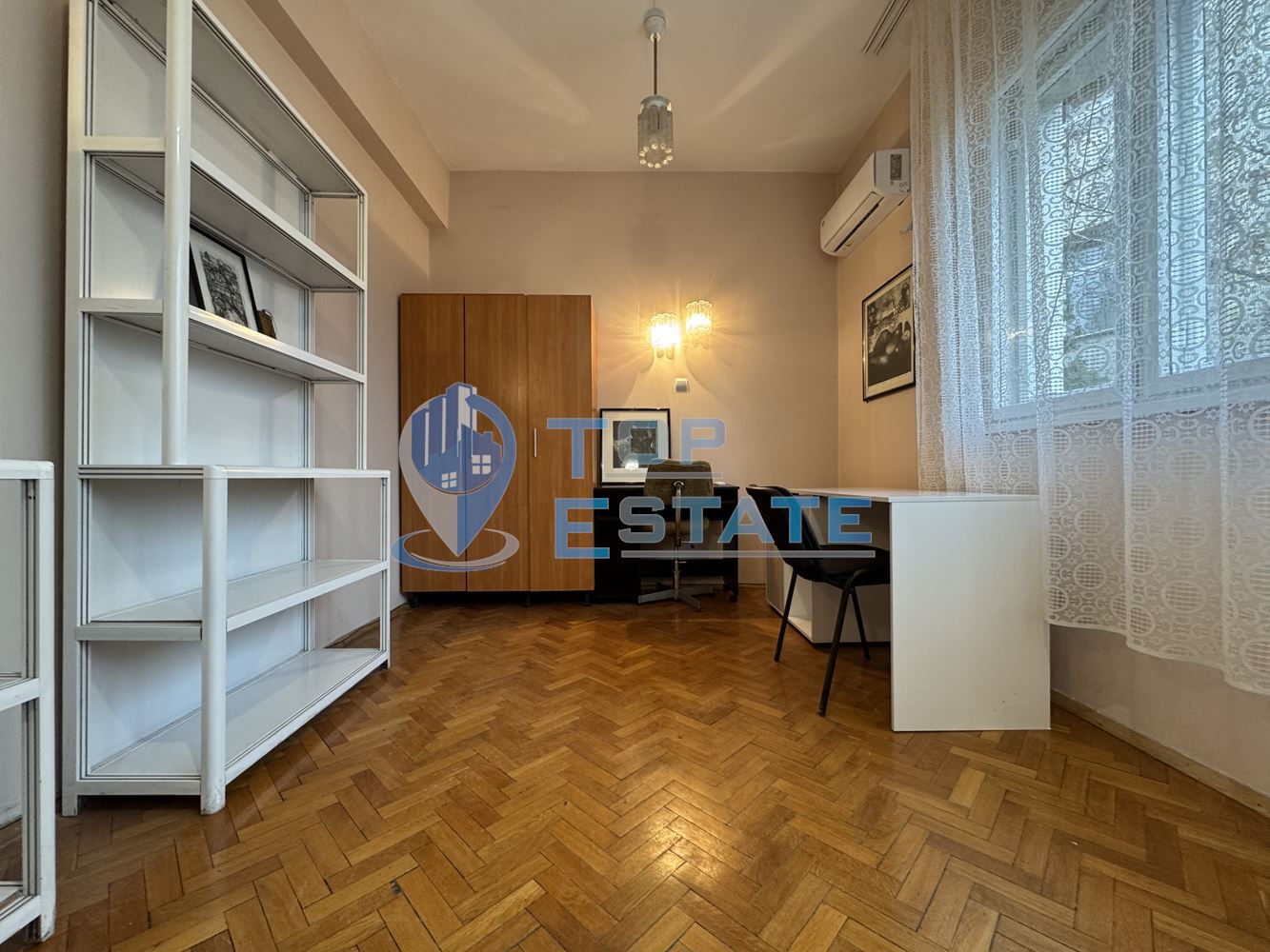 Обзаведен офис под наем в центъра на град Велико Търново - 0