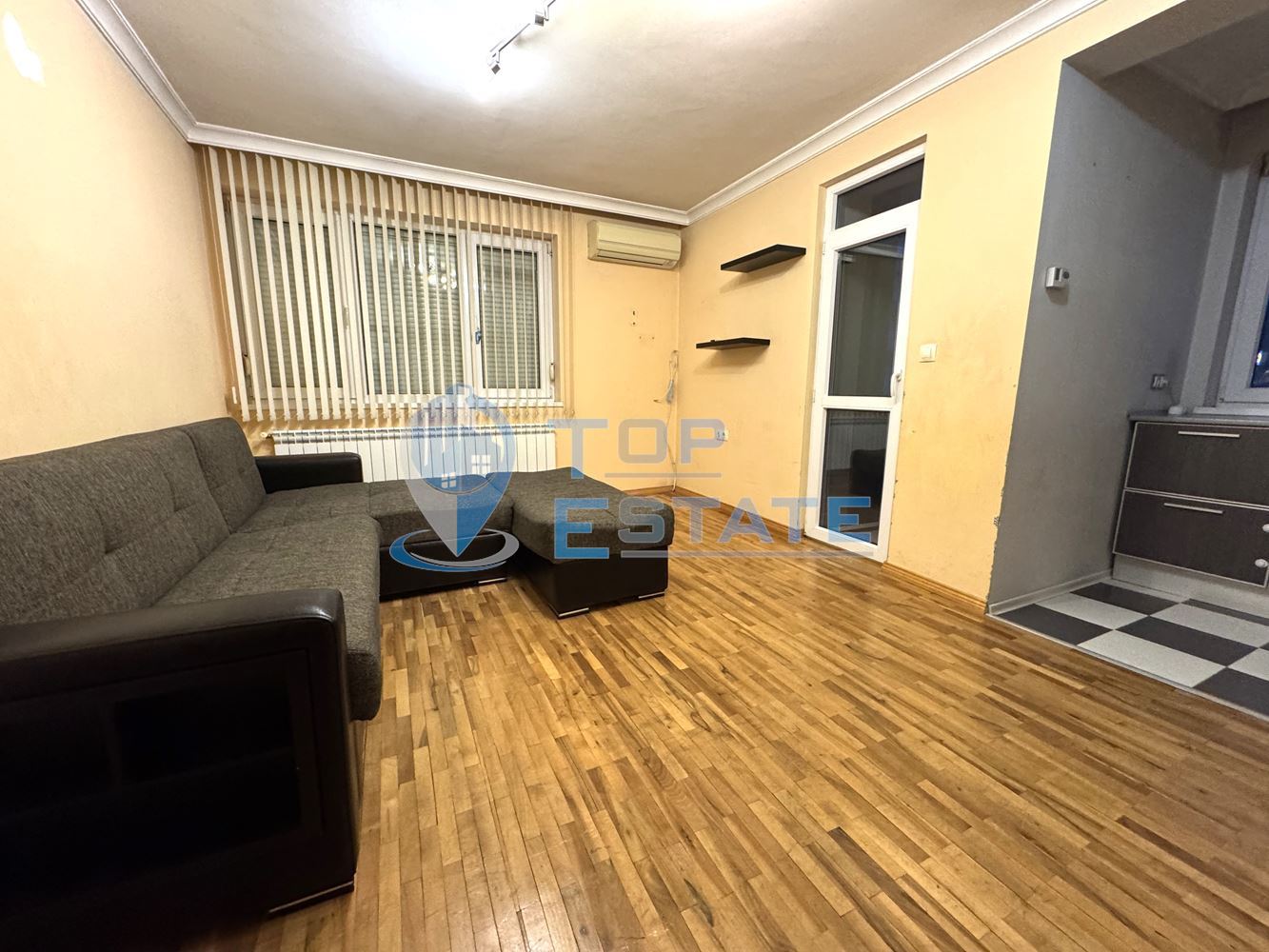 Ремонтиран газифициран мезонет с две спални в квартал Колю Фичето, град Велико Търново-0 Ремонтиран газифициран мезонет с две спални в квартал Колю Фичето, град Велико Търново - 0