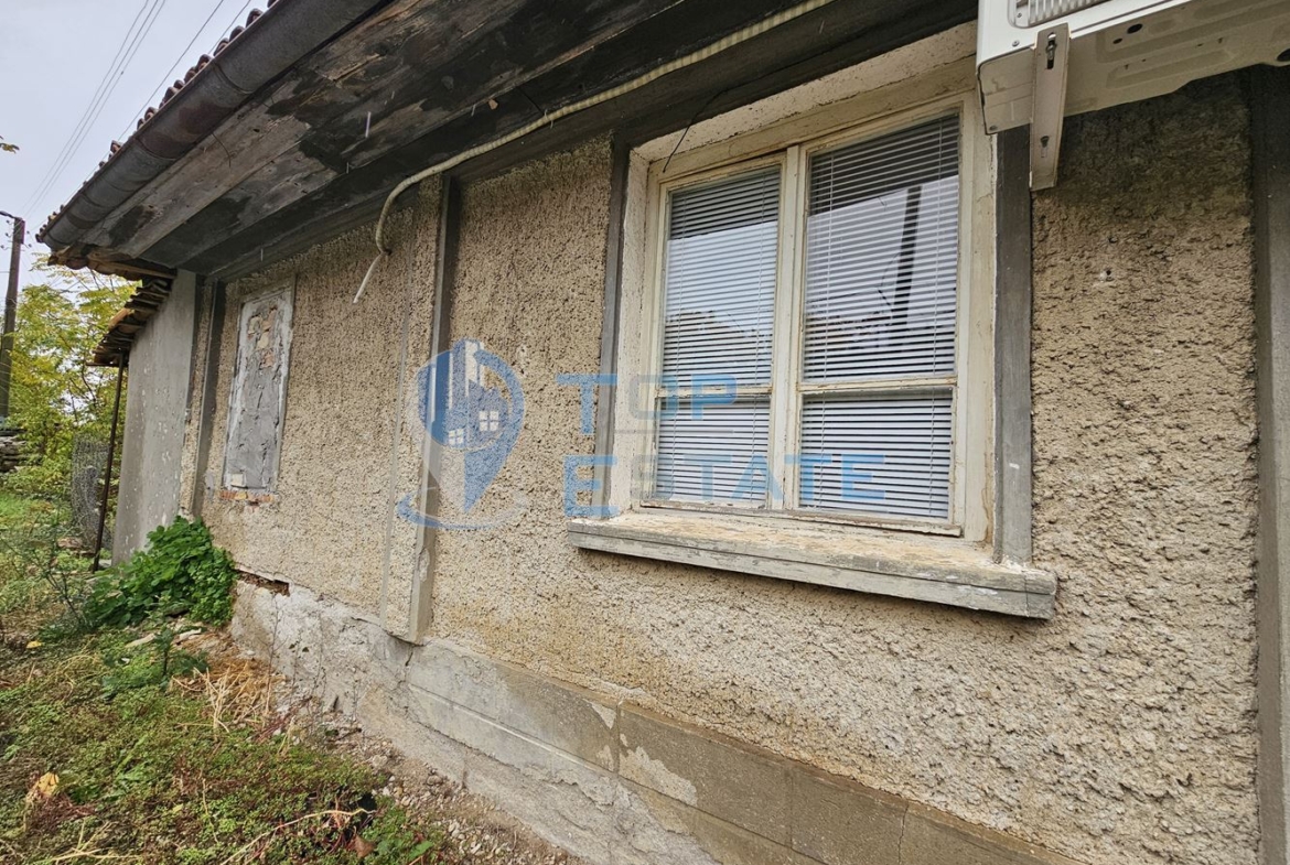 Къща с вътрешна баня с тоалетна в село Драгижево, област Велико Търново - 0