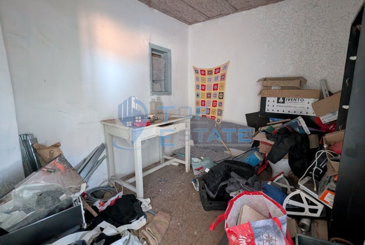 Ремонтирана къща с кладенец в село Поликраище, област Велико Търново - 0