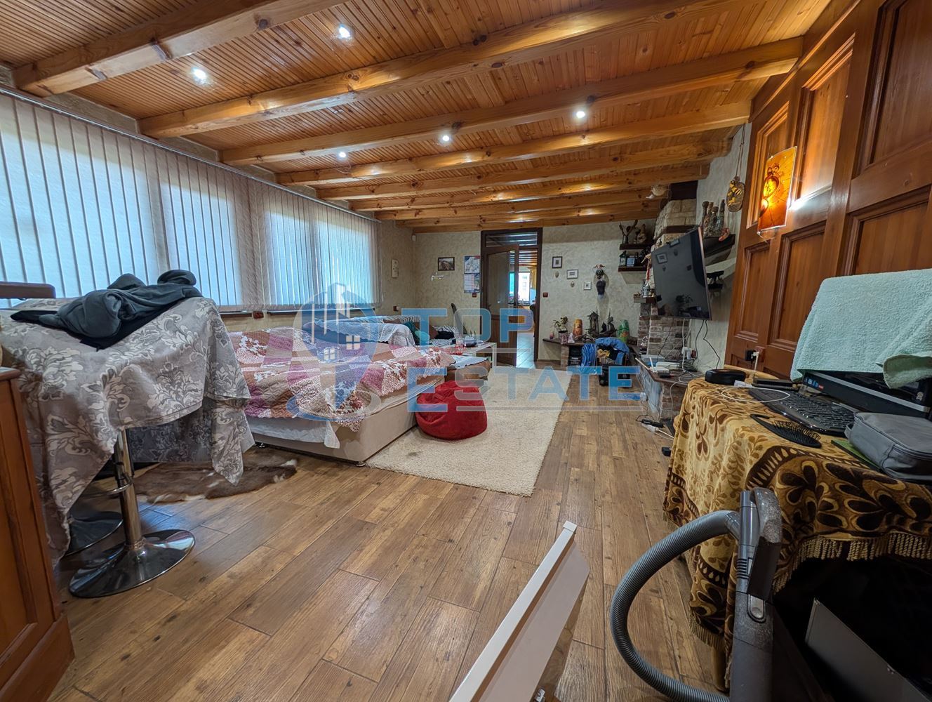 Две къщи, лятна кухня и гараж с голям двор в град Горна Оряховица - 0