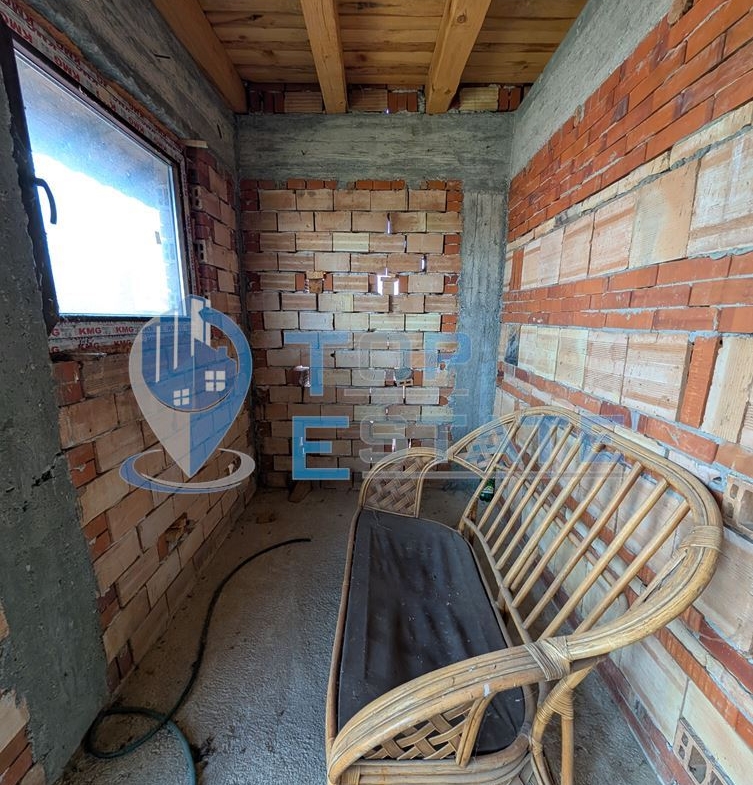 Две къщи, лятна кухня и гараж с голям двор в град Горна Оряховица - 0