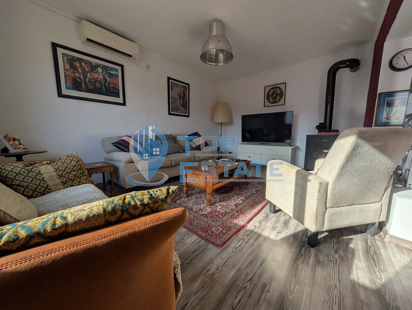 Ремонтирана и обзаведена къща с гараж в село Климентово-0 Ремонтирана и обзаведена къща с гараж в село Климентово - 0