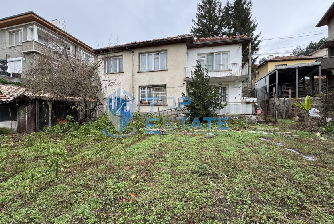 Парцел със сграда в квартал Акация, град Велико Търново - 0