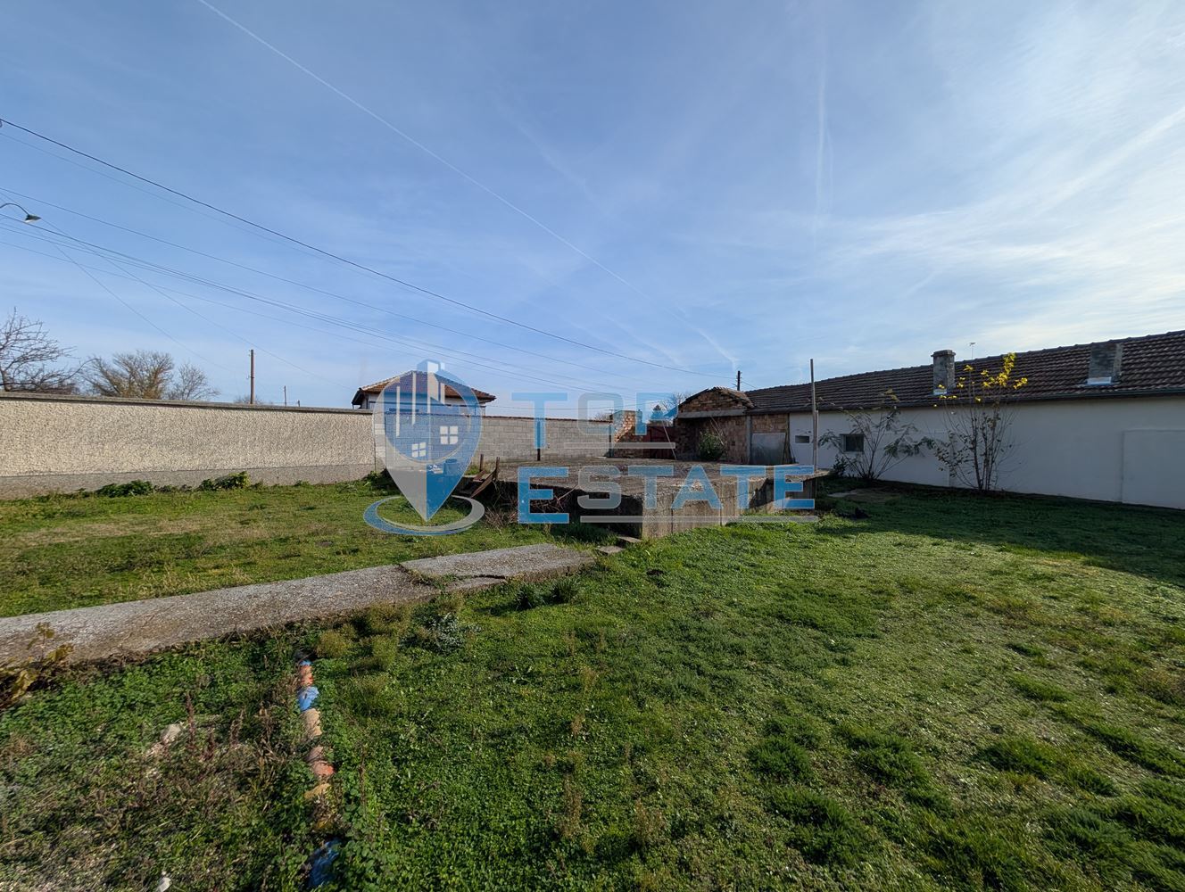 Ремонтирана и обзаведена къща с гараж в село Климентово-0 Ремонтирана и обзаведена къща с гараж в село Климентово - 0