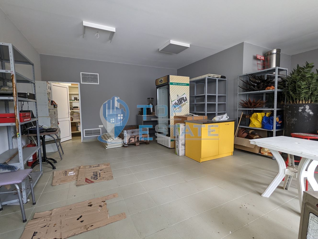 Търговска сграда на два етажа в центъра на град Златарица-0 Търговска сграда на два етажа в центъра на град Златарица - 0