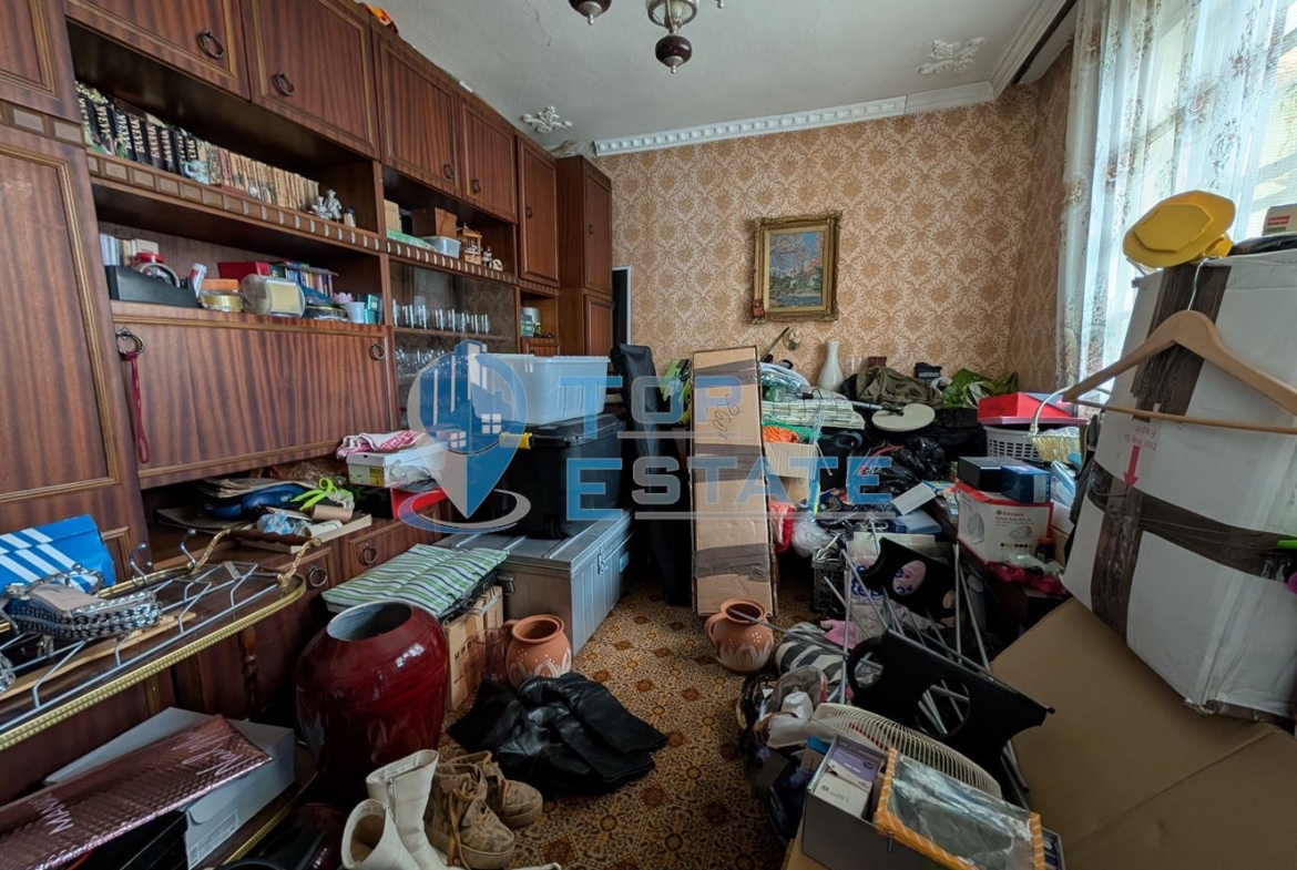 Две къщи, лятна кухня и гараж с голям двор в град Горна Оряховица - 0