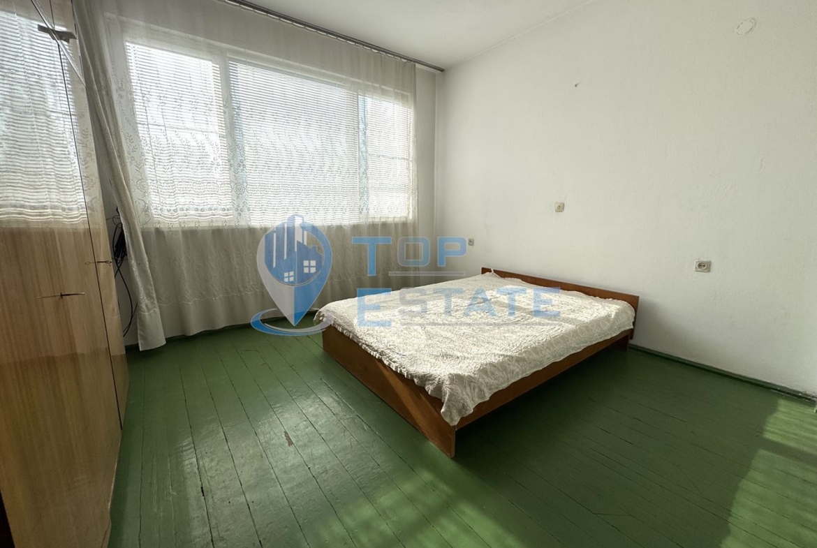 Многостаен тухлен апартамент с гараж и сутерен в центъра на град Велико Търново - 0