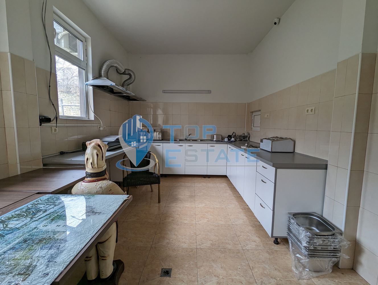 Търговска сграда на два етажа в центъра на град Златарица-0 Търговска сграда на два етажа в центъра на град Златарица - 0