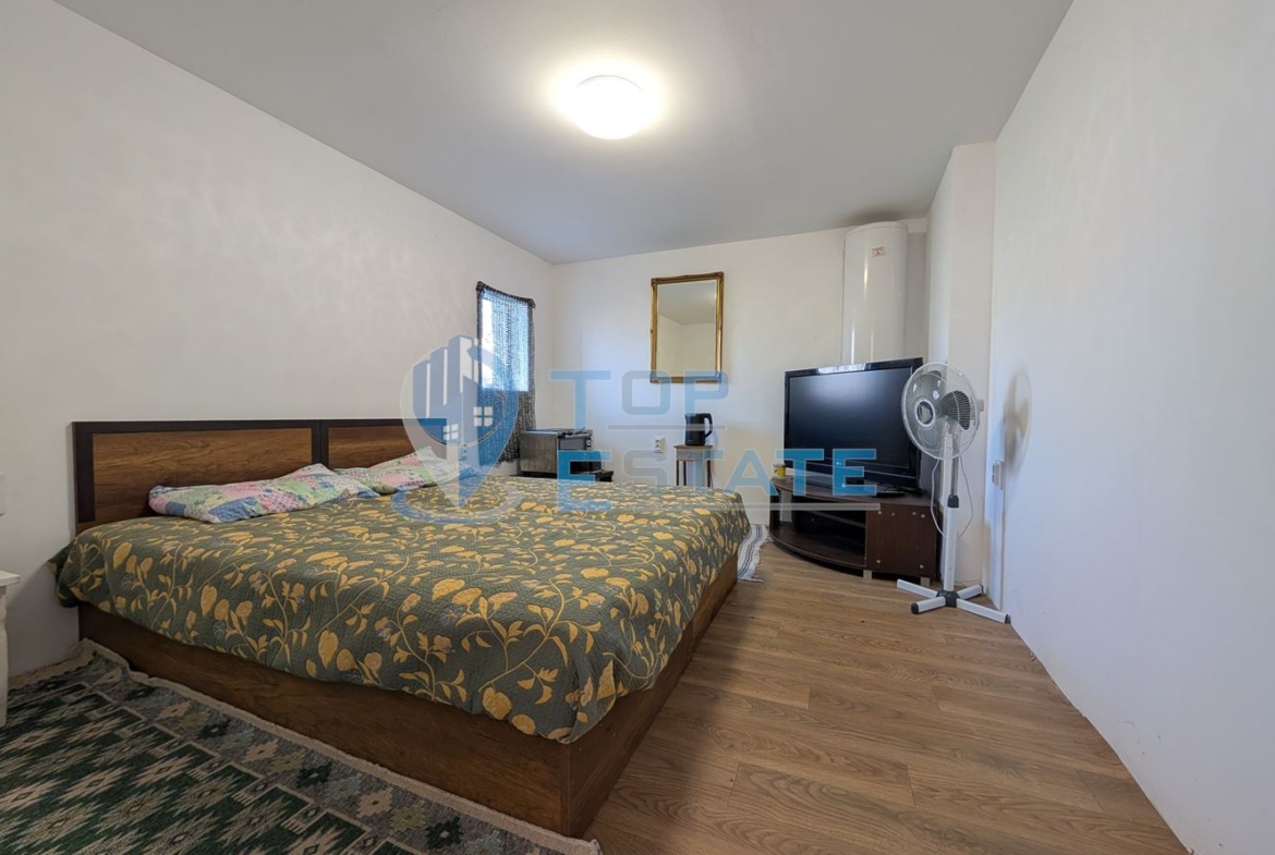 Ремонтирана и обзаведена къща с гараж в село Климентово - 0