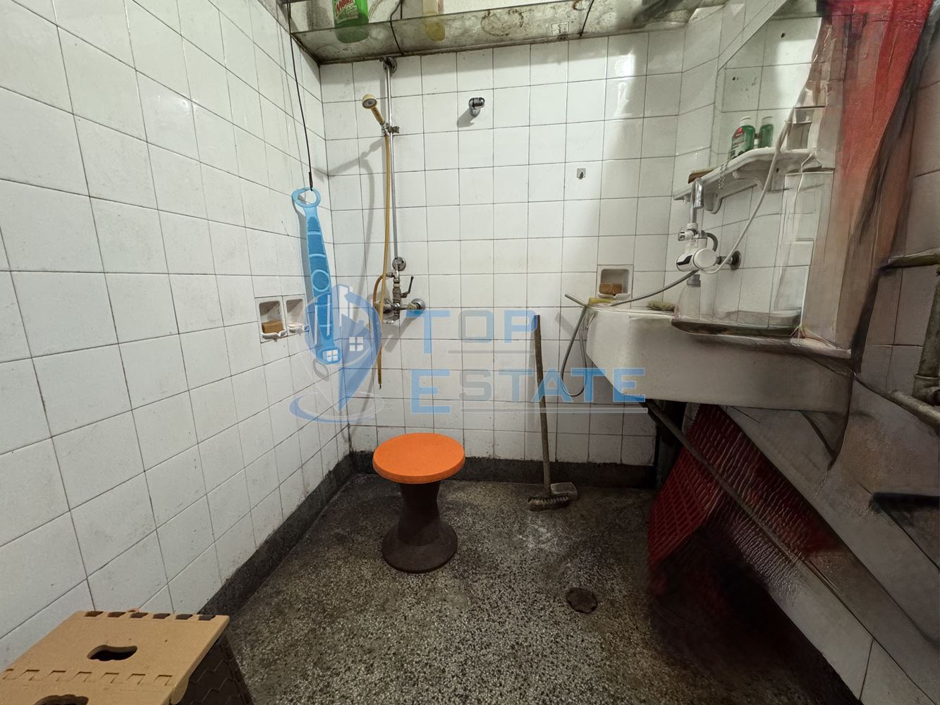 Тристаен тухлен апартамент в центъра на град Велико Търново - 0