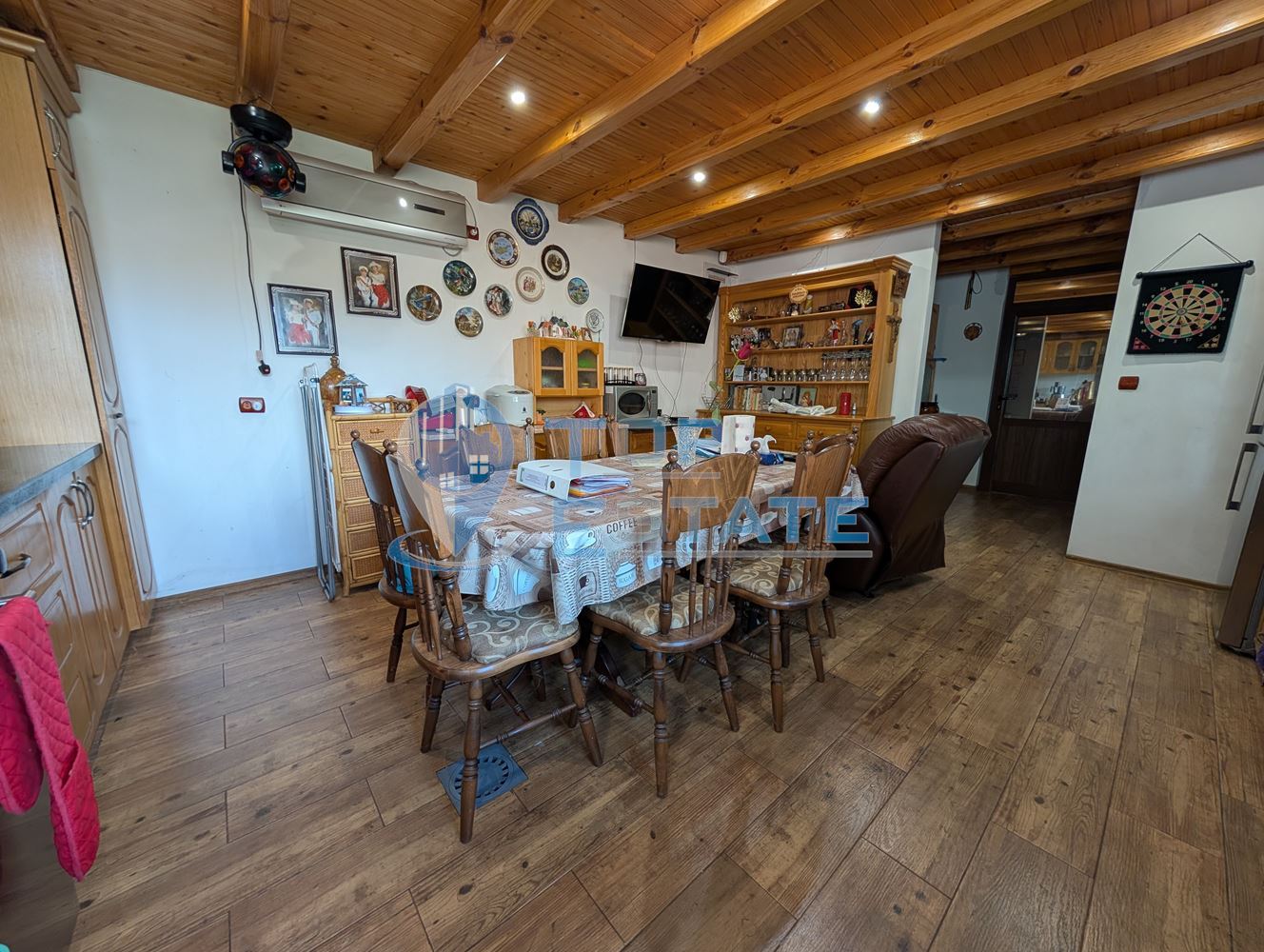 Две къщи, лятна кухня и гараж с голям двор в град Горна Оряховица - 0