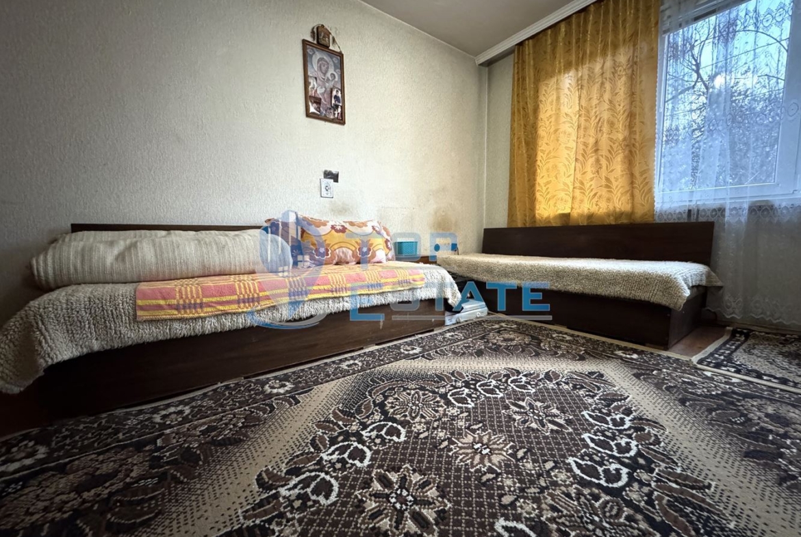 Тристаен тухлен апартамент в центъра на град Велико Търново - 0