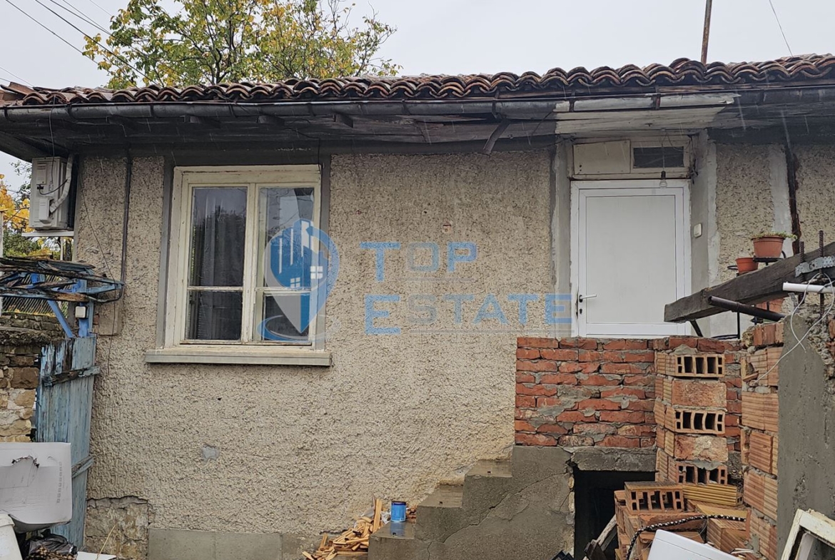 Къща с вътрешна баня с тоалетна в село Драгижево, област Велико Търново - 0