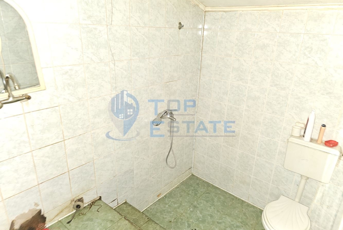 Къща с вътрешна баня с тоалетна в село Драгижево, област Велико Търново - 0