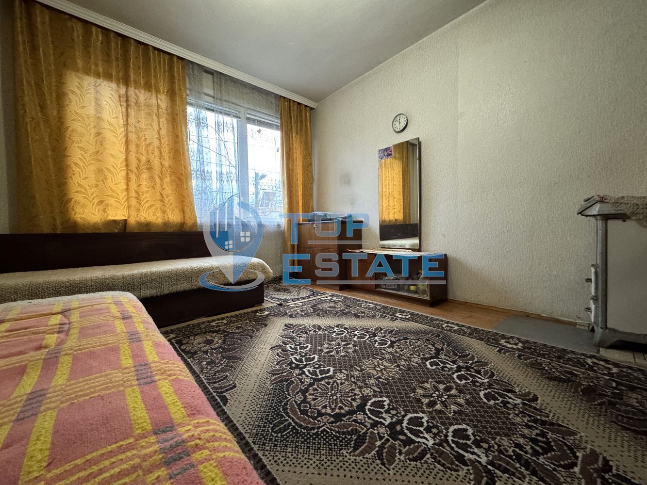 Тристаен тухлен апартамент в центъра на град Велико Търново - 0