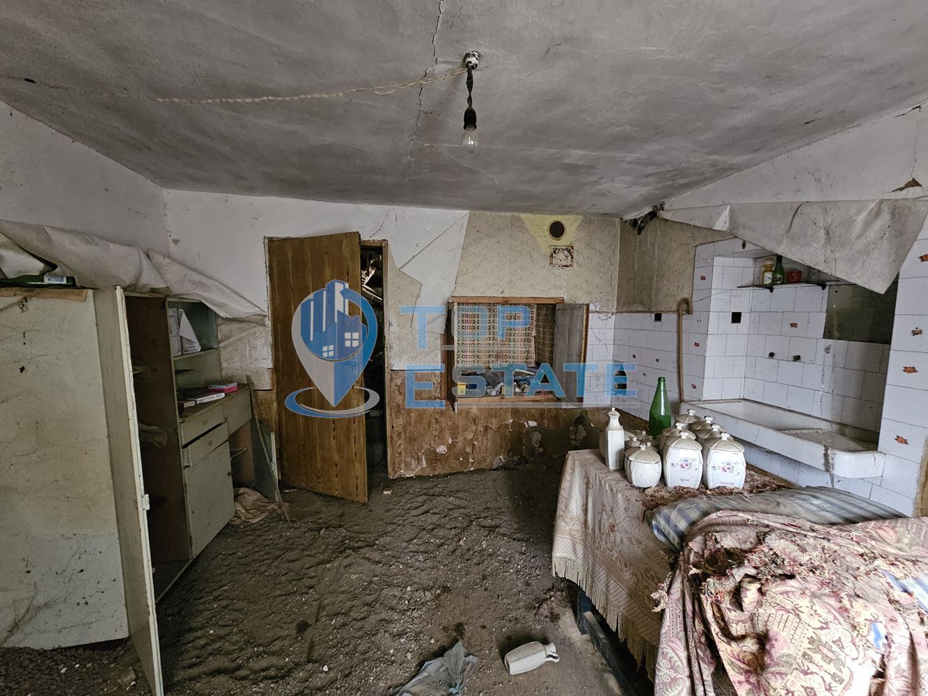 Двуетажна тухлена къща с гараж и двор в село Пиперково, област Русе-0 Двуетажна тухлена къща с гараж и двор в село Пиперково, област Русе - 0