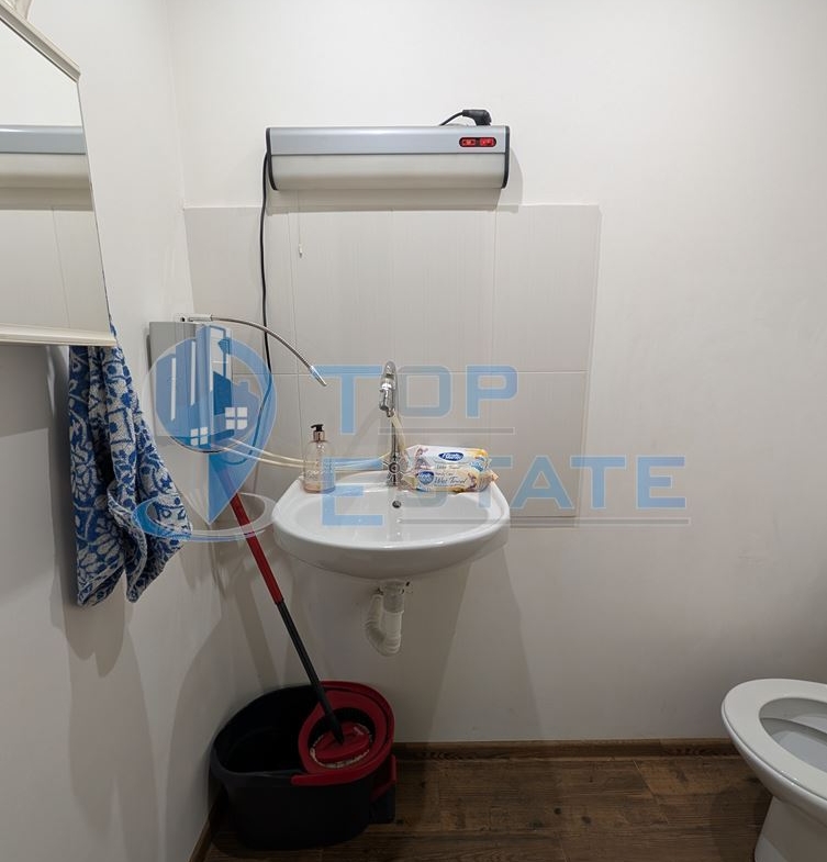 Две къщи, лятна кухня и гараж с голям двор в град Горна Оряховица - 0