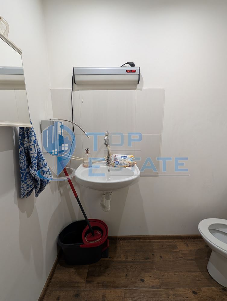 Две къщи, лятна кухня и гараж с голям двор в град Горна Оряховица - 0