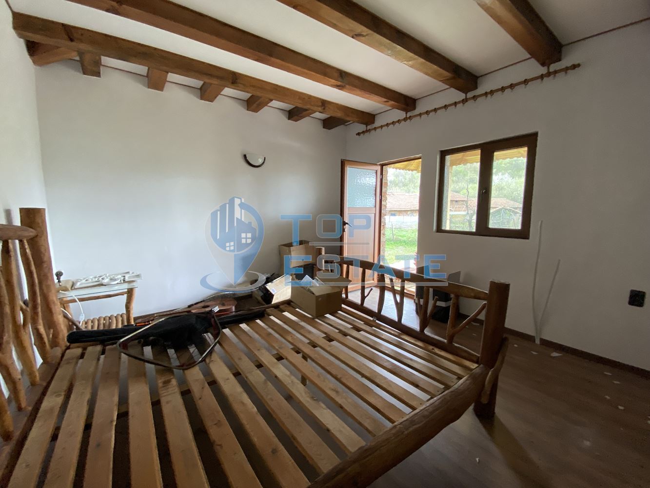 Двуетажна тухлена къща с панорамна гледка в Еленския балкан-0 Двуетажна тухлена къща с панорамна гледка в Еленския балкан - 0