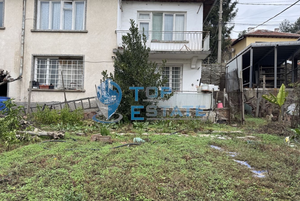 Парцел със сграда в квартал Акация, град Велико Търново - 0