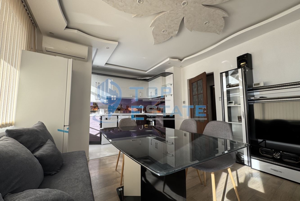 Обзаведен тристаен апартамент под наем с две спални в кв. Акация, гр. Велико Търново - 0