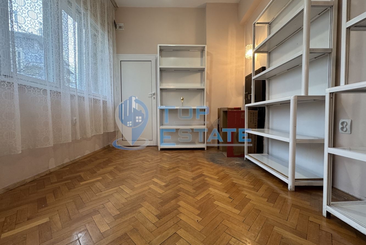 Обзаведен офис под наем в центъра на град Велико Търново - 0