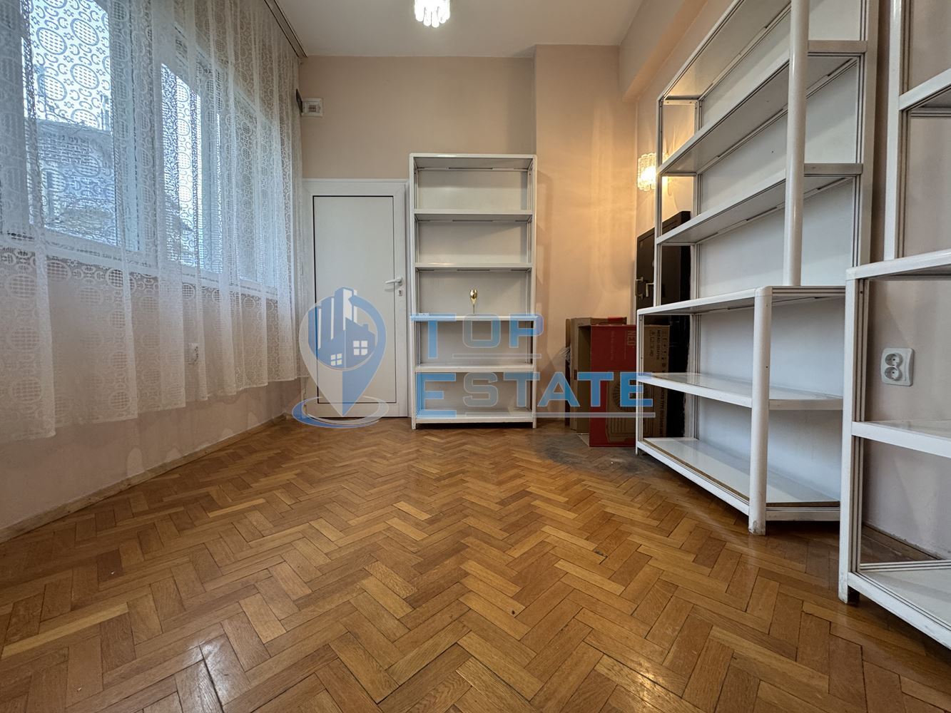 Обзаведен офис под наем в центъра на град Велико Търново-0 Обзаведен офис под наем в центъра на град Велико Търново - 0