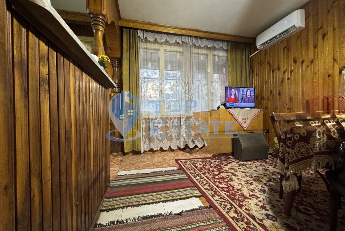 Тристаен тухлен апартамент в центъра на град Велико Търново - 0