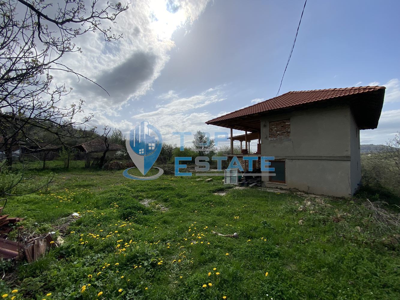 Двуетажна тухлена къща с панорамна гледка в Еленския балкан-0 Двуетажна тухлена къща с панорамна гледка в Еленския балкан - 0