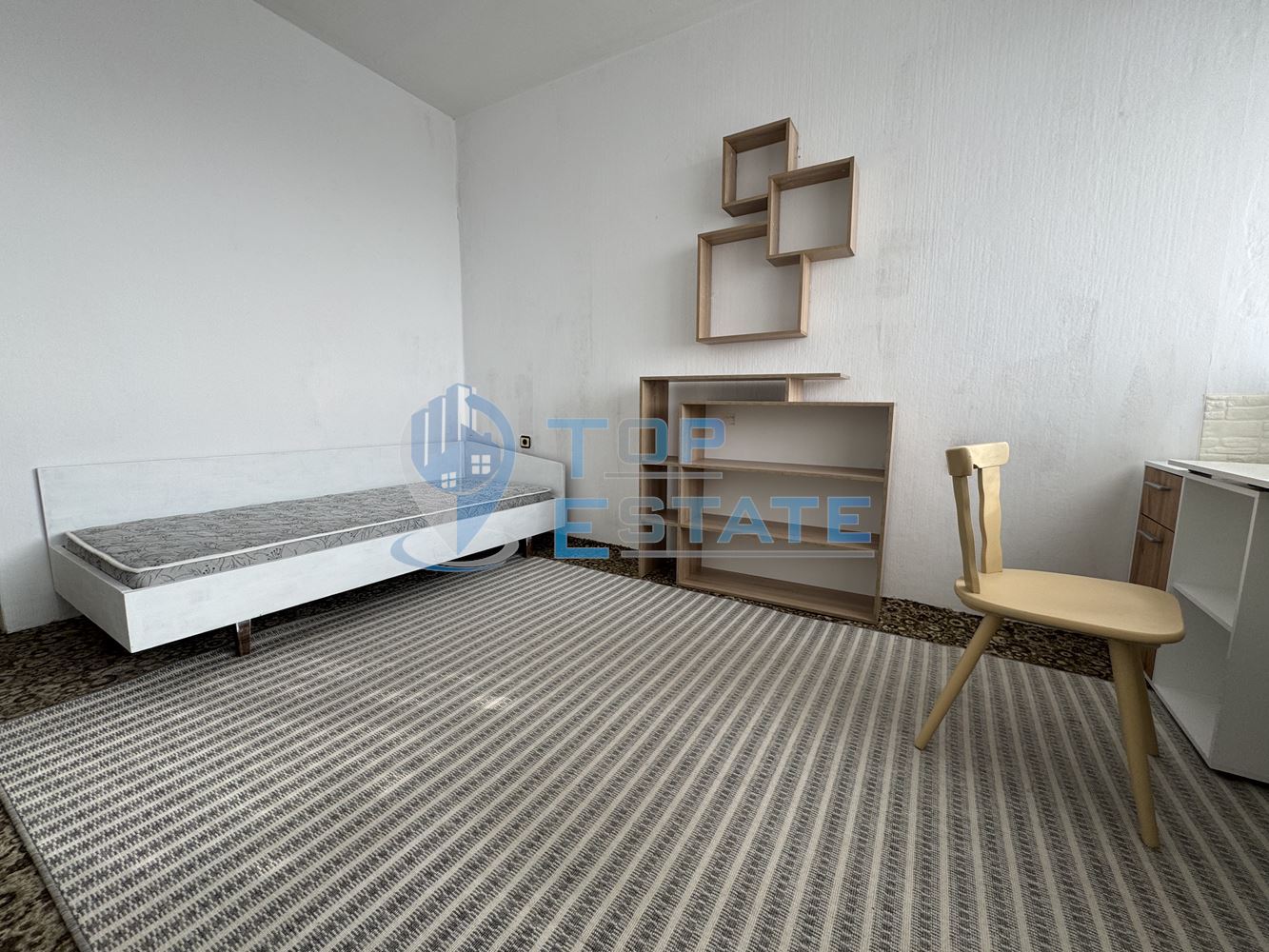 Обзаведен многостаен апартамент под наем в центъра на град Велико Търново - 0