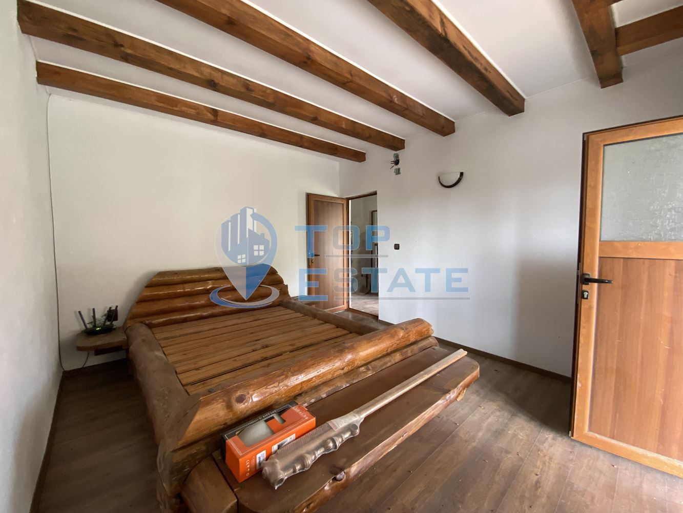 Двуетажна тухлена къща с панорамна гледка в Еленския балкан-0 Двуетажна тухлена къща с панорамна гледка в Еленския балкан - 0