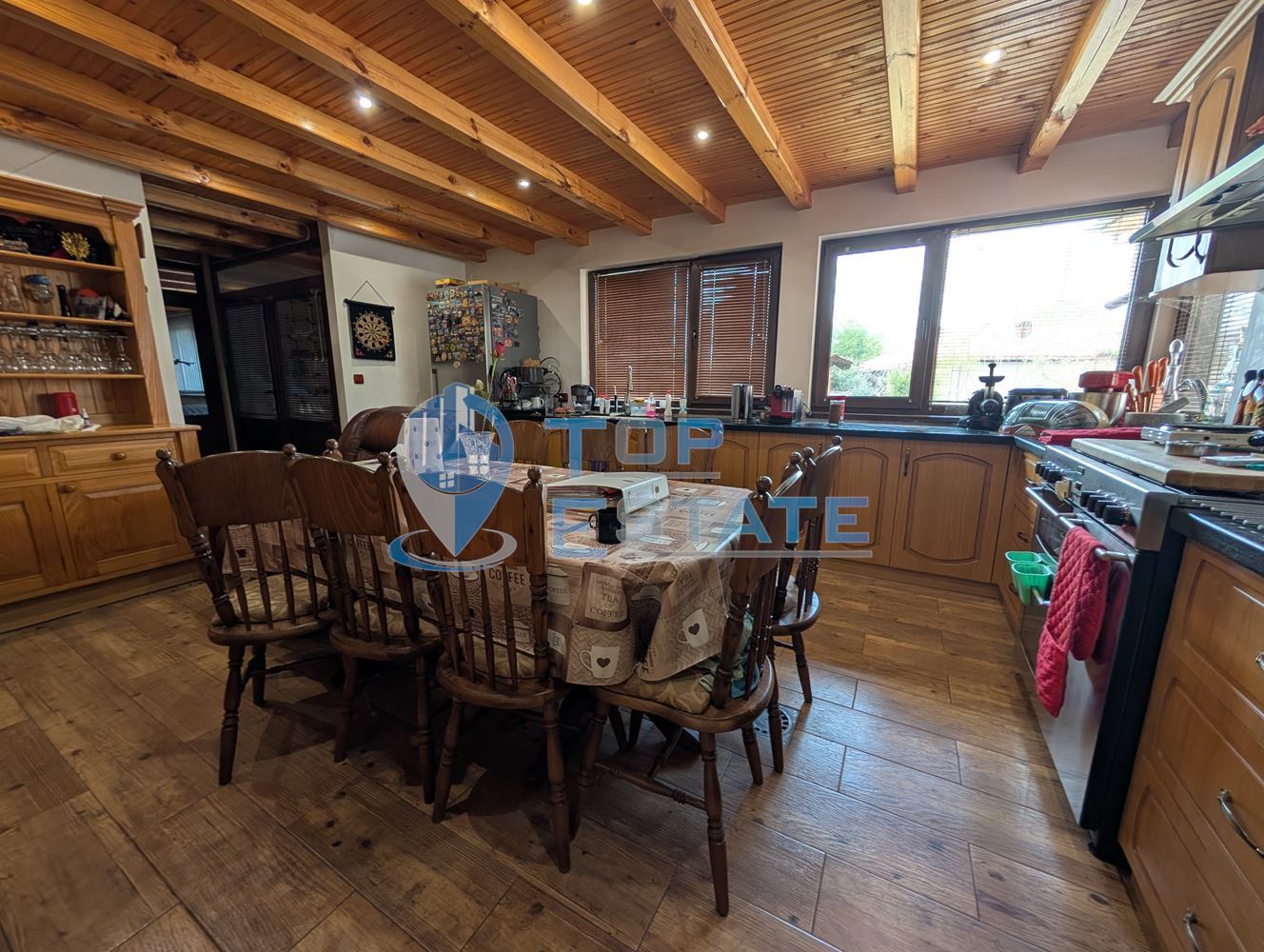 Две къщи, лятна кухня и гараж с голям двор в град Горна Оряховица - 0