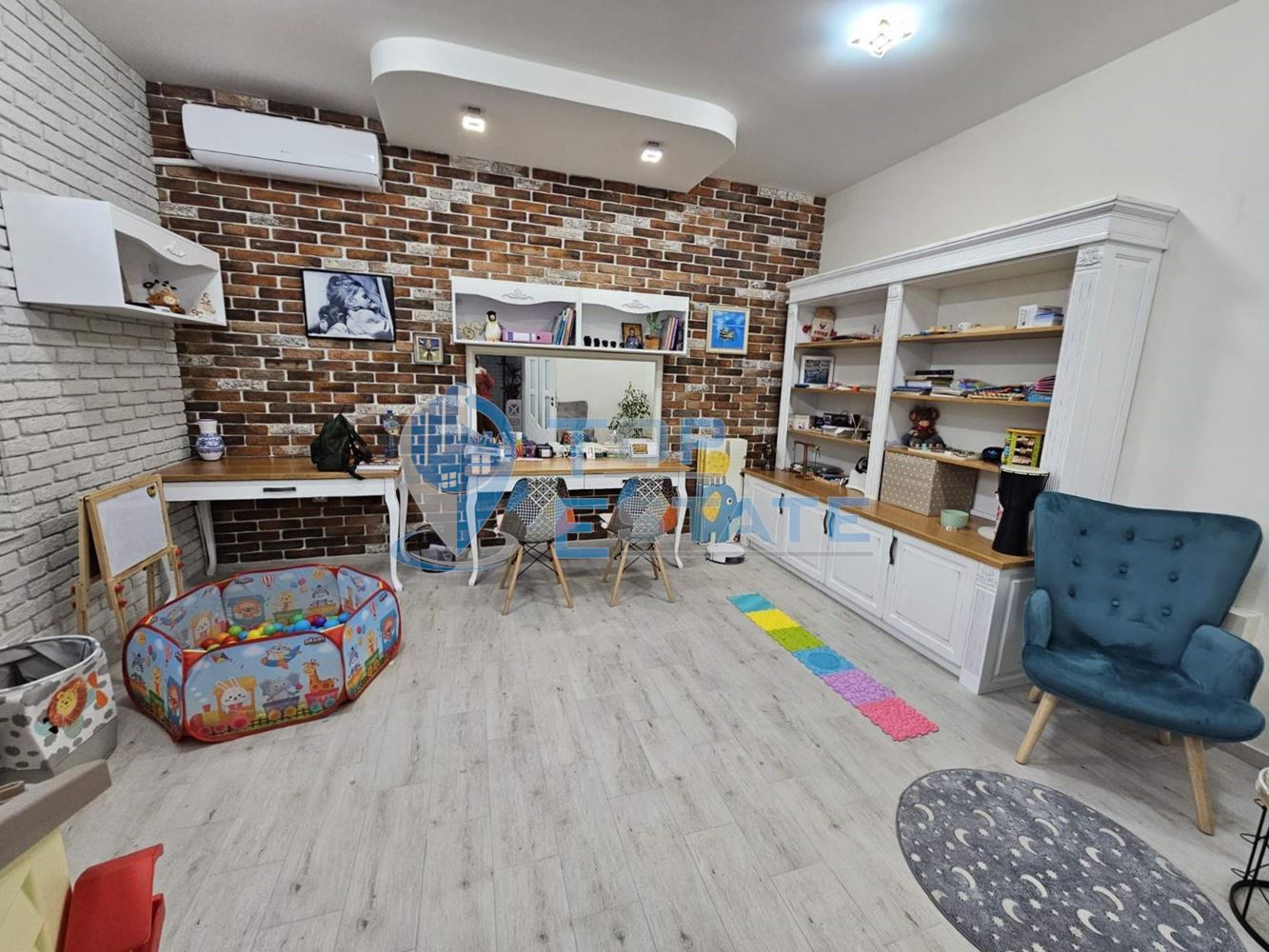 Обзаведен офис под наем в квартал Акация, град Велико Търново - 0