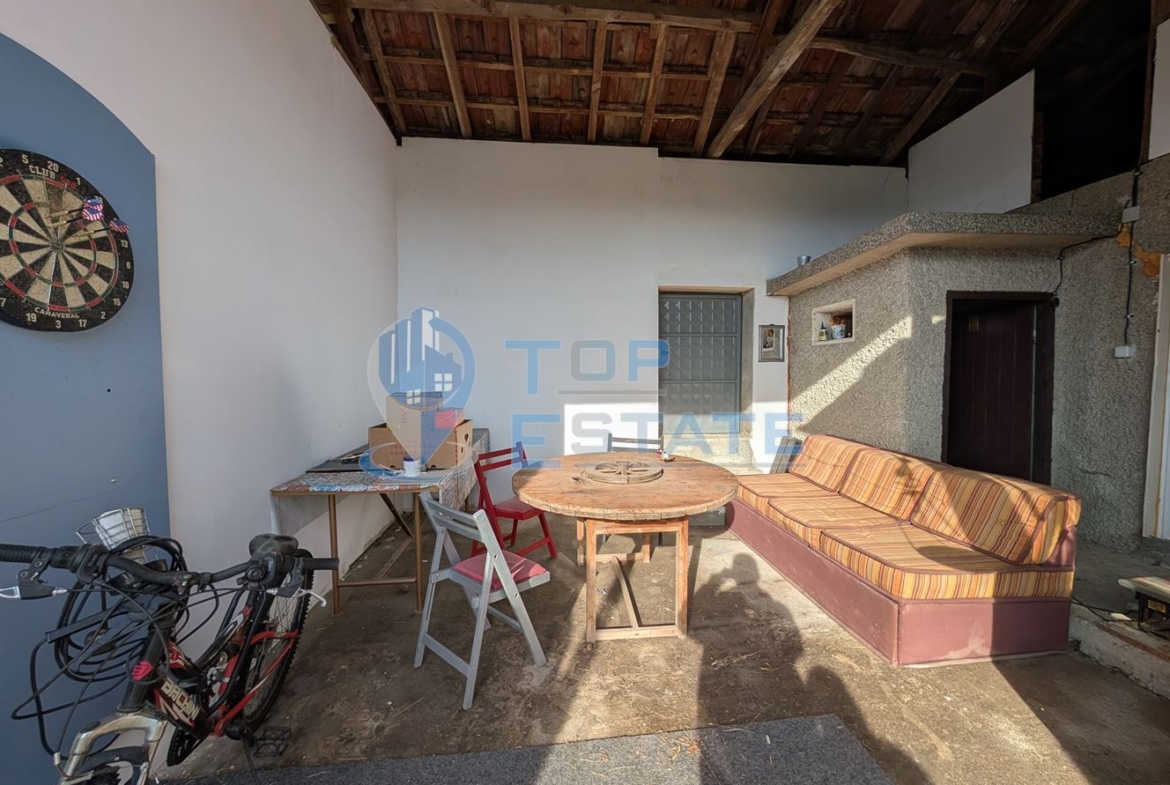 Ремонтирана и обзаведена къща с гараж в село Климентово - 0