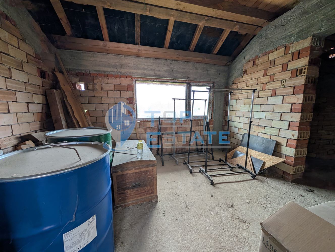 Две къщи, лятна кухня и гараж с голям двор в град Горна Оряховица - 0