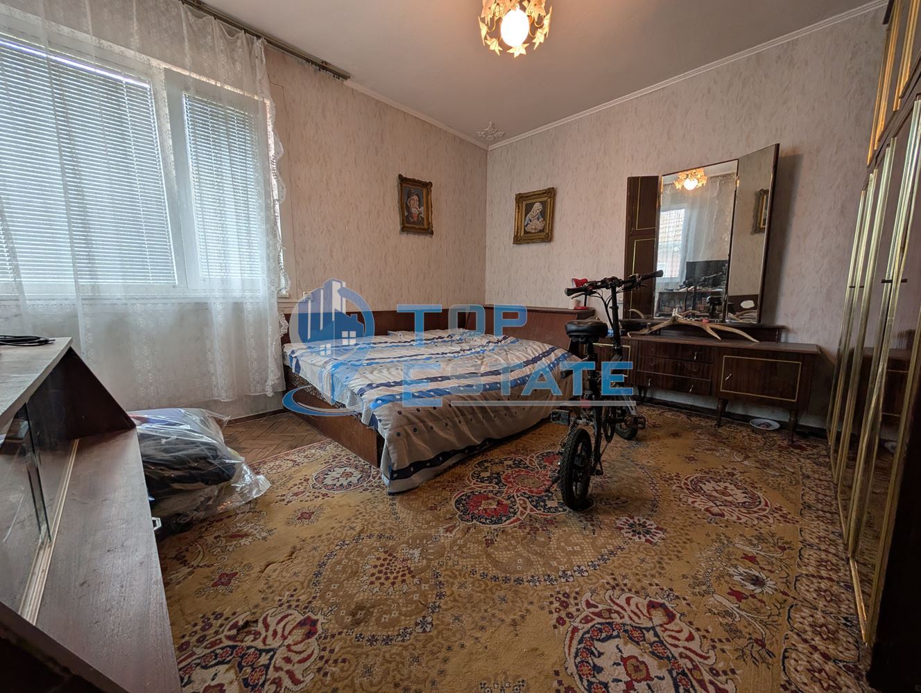 Две къщи, лятна кухня и гараж с голям двор в град Горна Оряховица - 0