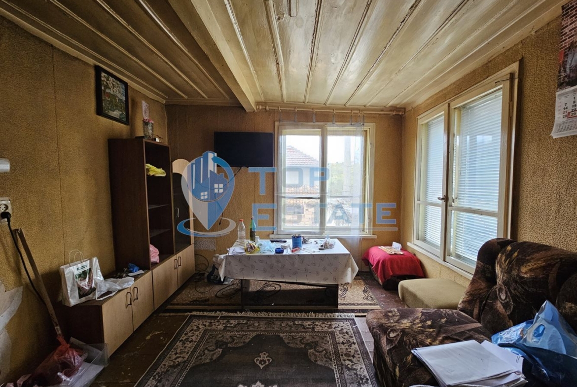 Къща с вътрешна баня с тоалетна в село Драгижево, област Велико Търново - 0