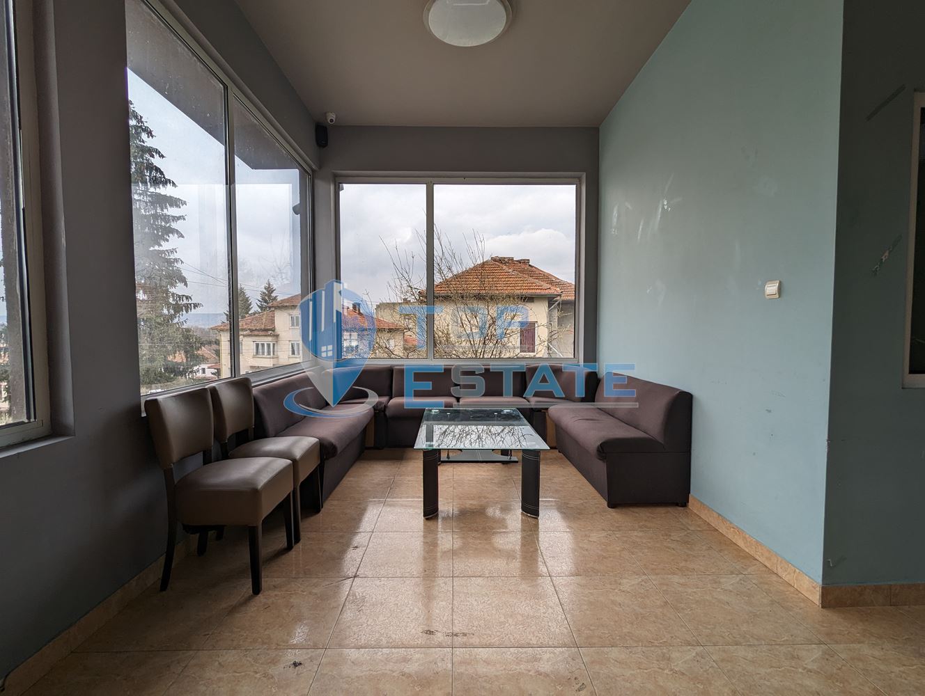 Търговска сграда на два етажа в центъра на град Златарица-0 Търговска сграда на два етажа в центъра на град Златарица - 0