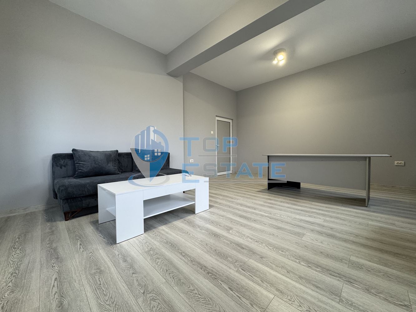 Ремонтиран офис под наем в центъра на град Велико Търново-0 Ремонтиран офис под наем в центъра на град Велико Търново - 0