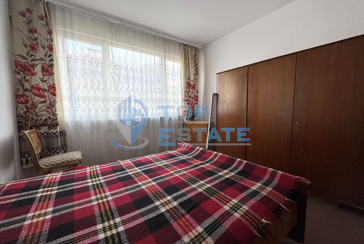 Многостаен тухлен апартамент с гараж и сутерен в центъра на град Велико Търново - 0